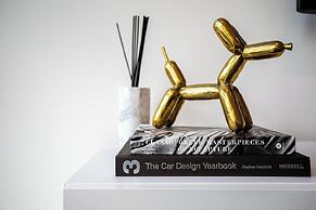 Luxuria Apartments - Collins House