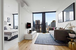 Luxuria Apartments - Collins House