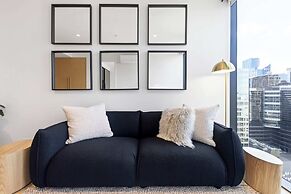 Luxuria Apartments - Collins House