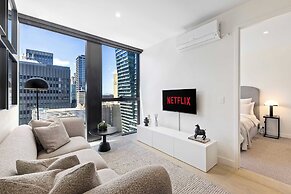 Luxuria Apartments - Collins House