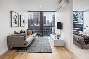 Luxuria Apartments - Collins House