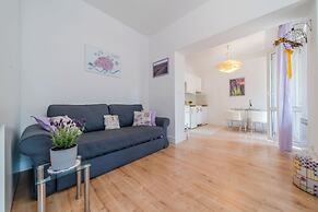 Lavanda Apartment With Terrace