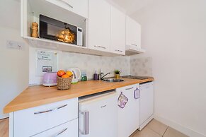 Lavanda Apartment With Terrace