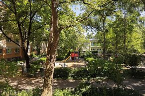 Traditional Warsaw Apartment by Renters