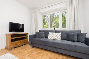 Traditional Warsaw Apartment by Renters