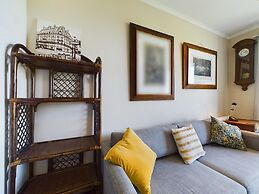 Czesława Miłosza Apartment by Renters