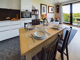 Czesława Miłosza Apartment by Renters