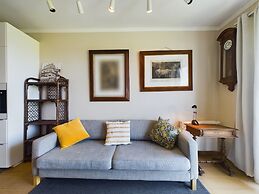 Czesława Miłosza Apartment by Renters