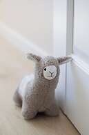 Gumińska Apartment Warsaw by Renters