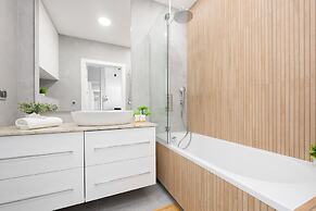 Gumińska Apartment Warsaw by Renters