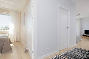 Gumińska Apartment Warsaw by Renters