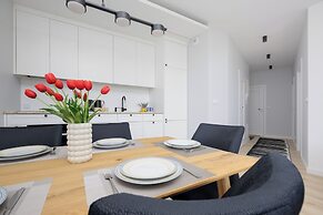 Gumińska Apartment Warsaw by Renters