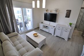 Zennova 60 Nikiti Family Apt