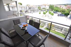 Zennova 60 Nikiti Family Apt