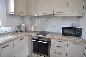 Zennova 60 Nikiti Family Apt