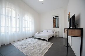 PORT CITY HAIFA -  Flea Market Luxury