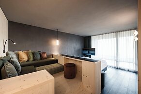 AKI Family Resort PLOSE