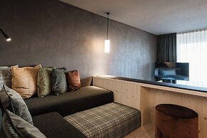 AKI Family Resort PLOSE