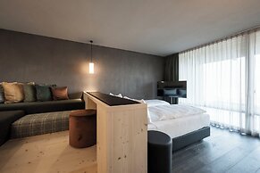 AKI Family Resort PLOSE