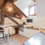 Plinio 10 in Como With 2 Bedrooms and 2 Bathrooms