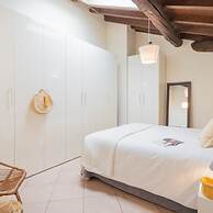 Plinio 10 in Como With 2 Bedrooms and 2 Bathrooms