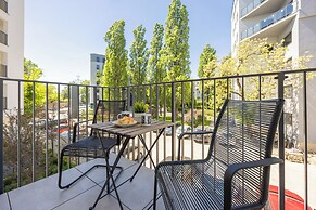 Elegant Studio for 2 by Renters