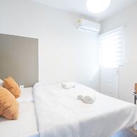 Luxury Beachfront 2-bedroom Stay in Voula