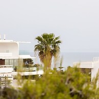 Luxury Beachfront 2-bedroom Stay in Voula
