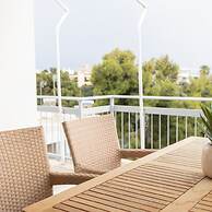 Luxury Beachfront 2-bedroom Stay in Voula