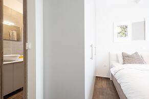 Luxury Beachfront 2-bedroom Stay in Voula