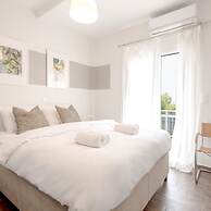 Luxury Beachfront 2-bedroom Stay in Voula