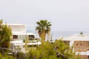 Luxury Beachfront 2-bedroom Stay in Voula