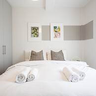 Luxury Beachfront 2-bedroom Stay in Voula