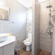 Luxury Beachfront 2-bedroom Stay in Voula