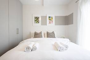 Luxury Beachfront 2-bedroom Stay in Voula