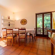 Villetta Camelia With Garden by Wonderful Italy