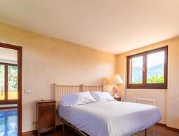 Villetta Camelia With Garden by Wonderful Italy