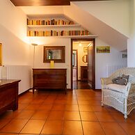 Villetta Camelia With Garden by Wonderful Italy