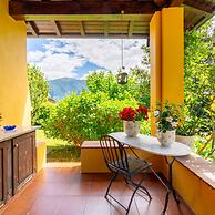 Villetta Camelia With Garden by Wonderful Italy