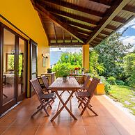 Villetta Camelia With Garden by Wonderful Italy