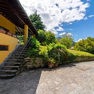 Villetta Camelia With Garden by Wonderful Italy