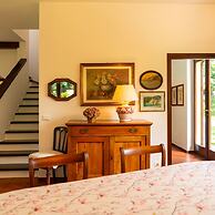 Villetta Camelia With Garden by Wonderful Italy