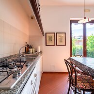 Villetta Camelia With Garden by Wonderful Italy