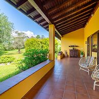 Villetta Camelia With Garden by Wonderful Italy