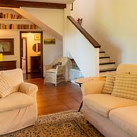 Villetta Camelia With Garden by Wonderful Italy