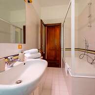 Villetta Camelia With Garden by Wonderful Italy