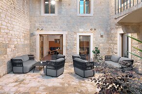 Central Heritage Hotel