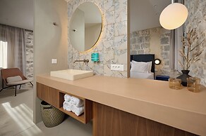 Central Heritage Hotel