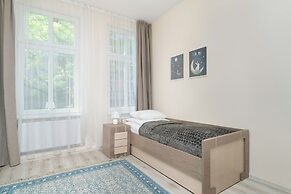 Large Family Poznan Apartment by Renters