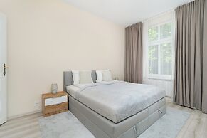 Large Family Poznan Apartment by Renters